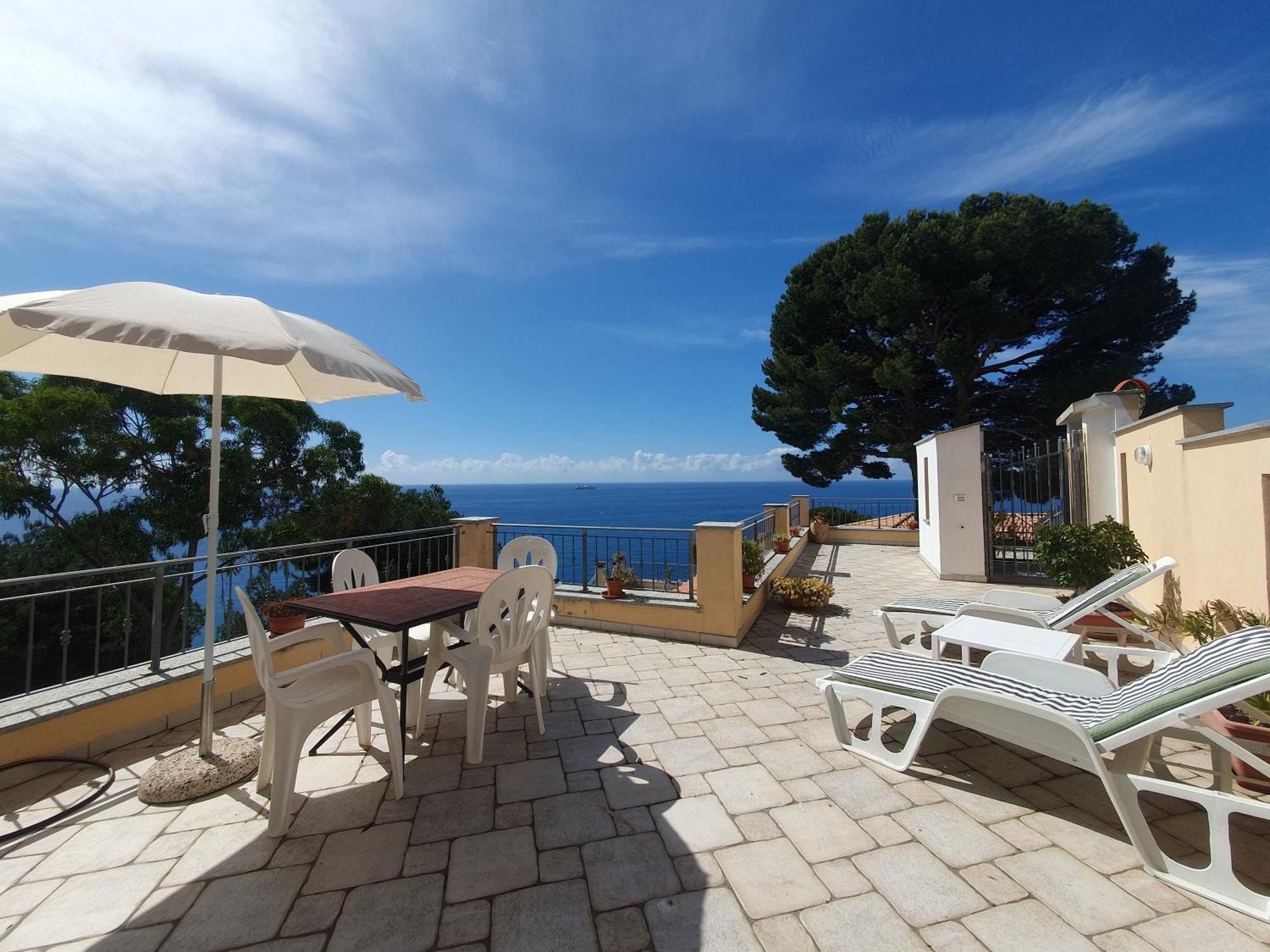 Sunshine 2 Holiday home *